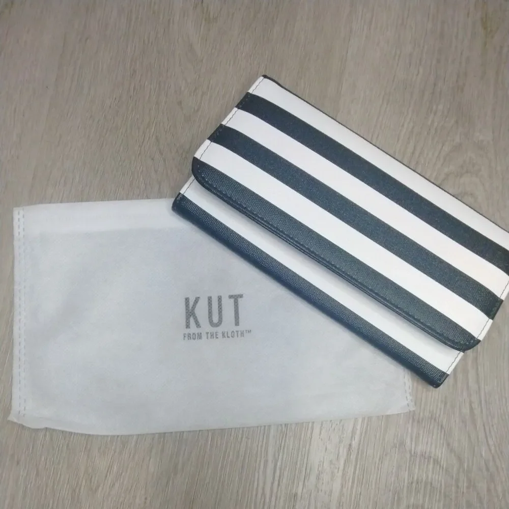 Kut From The Kloth Womens NEW Clutch/Full size Wallet Black White Striped.